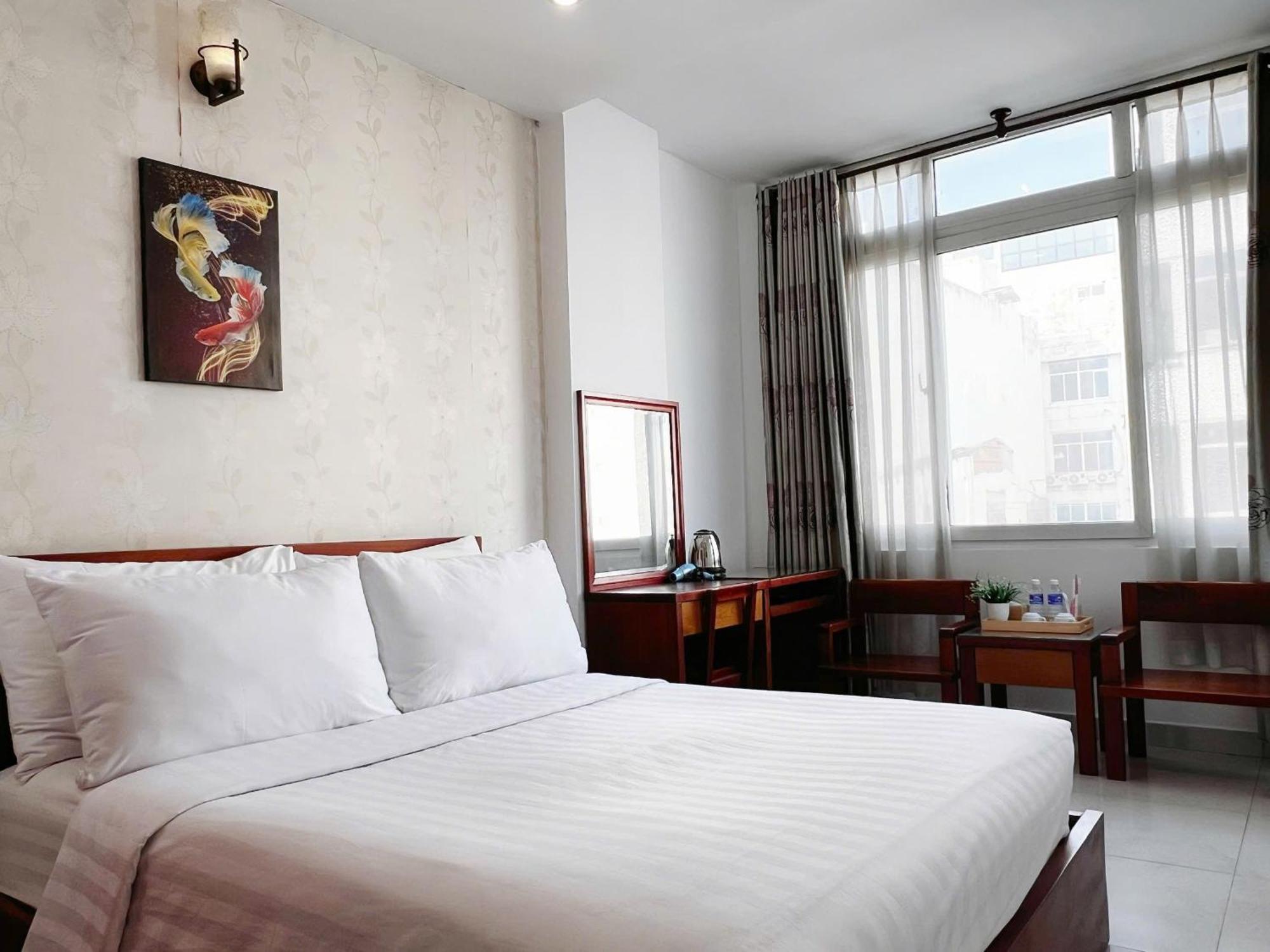 Khách sạn Saigon Europe